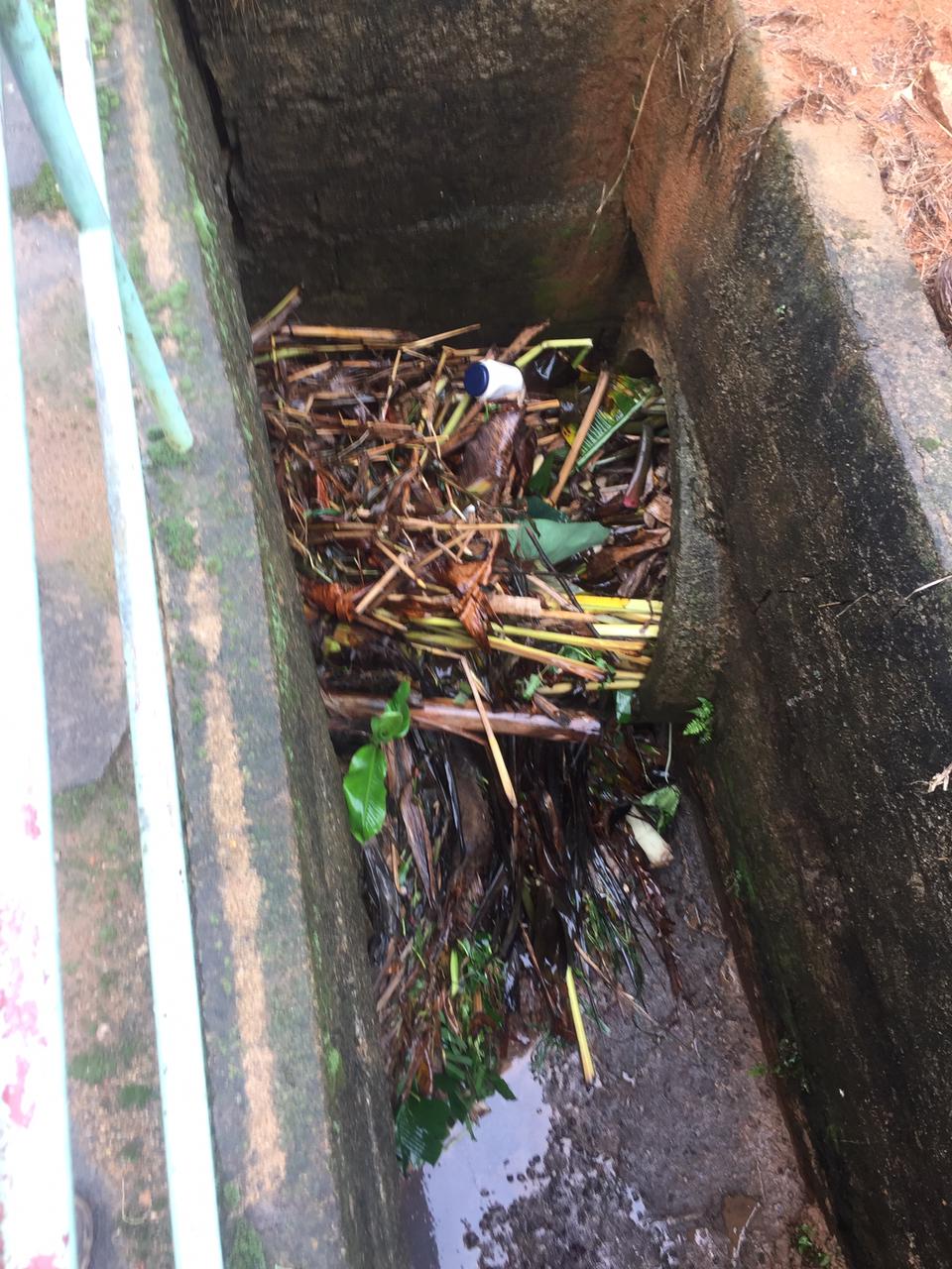 Prefeitura realiza limpeza, desobstrução de bueiros e faz alerta