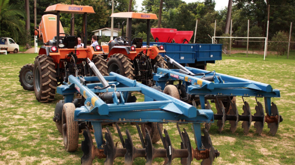 Fundão Subsidia hora máquina aos Produtores Rurais que solicitam o uso da Patrulha Mecanizada (Leis: 739/11 - 1.145/18 - Dec. 360/18)