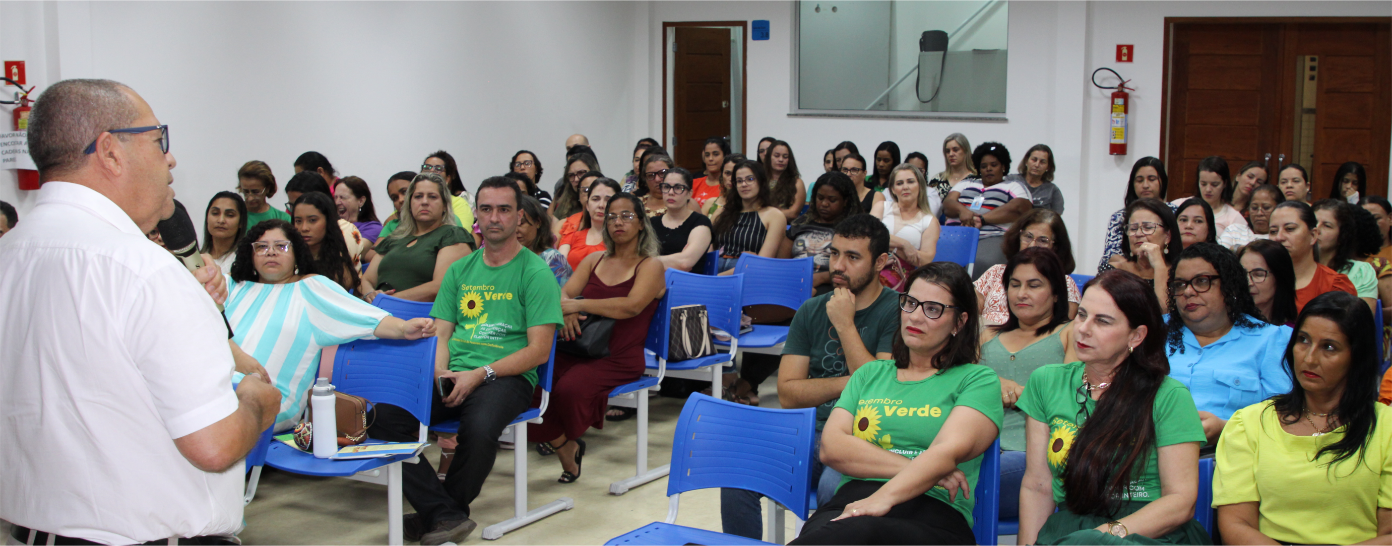 Imagem da notícia: Prefeitura de Fundão promove I Seminário de Educação Especial 